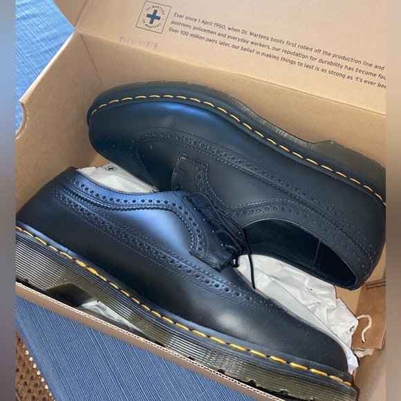 NWT Doc Martens 3989 Yellow Stitch Smooth Leather Brogue Shoes - Picture 13 of 16